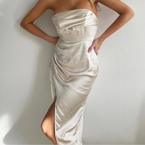 Selfie Leslie DOLCE VITA COWL BUST SATIN CHIC STRAPLESS MIDI DRESS CHAMPAGNE - Picture 2 of 13